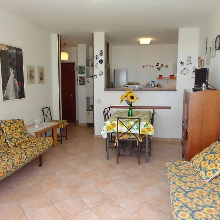 Cozy With Seaview For 5 Apartamento Porto Santa Margherita